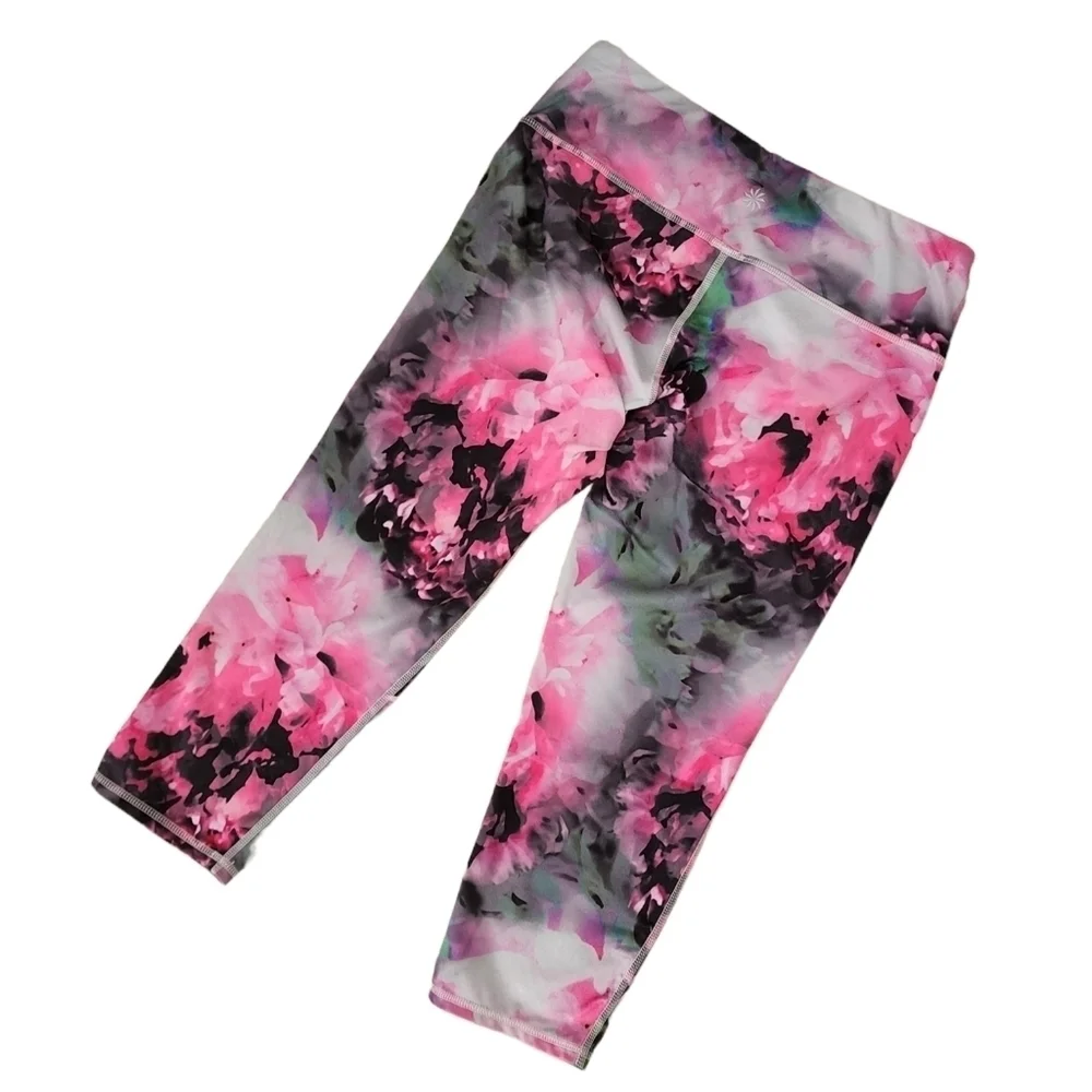 Athleta Chaturanga Floral Bloom Capri Leggings Pink Gray Print Size Medium.